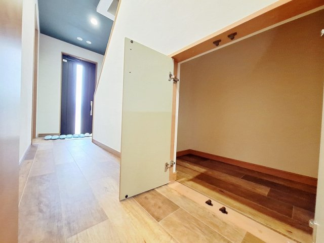 【収納】 | 板橋区赤塚4丁目　中古一戸建住宅（成増店） | 生活動線に配慮された収納付き。洗剤や入浴剤のストックにも使いやすい位置感です。
