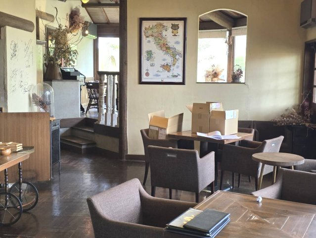 向山町5-17店舗の内装