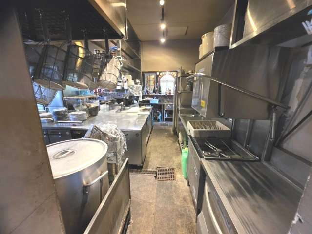 向山町5-17店舗の内装