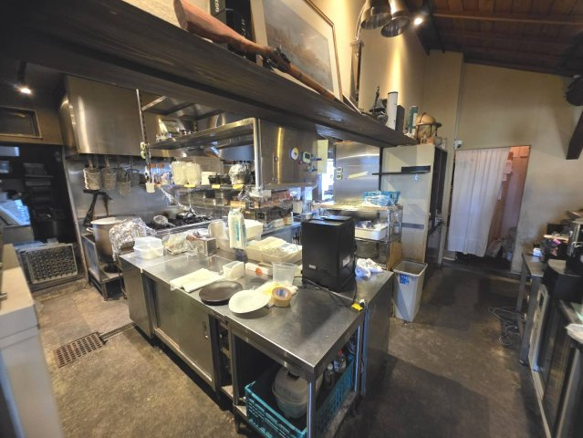 向山町5-17店舗の内装
