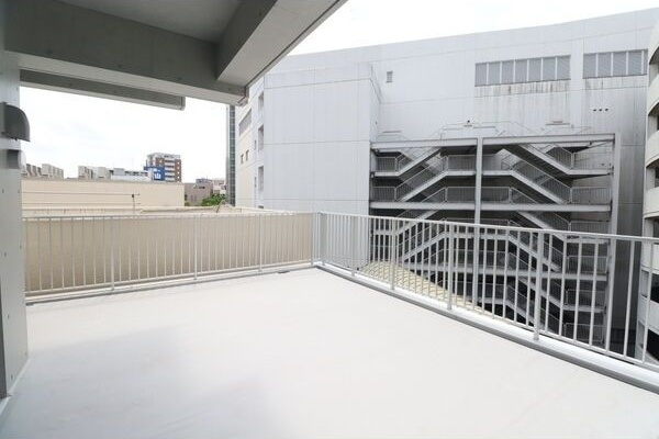 YAGOTO CUBEのバルコニー
