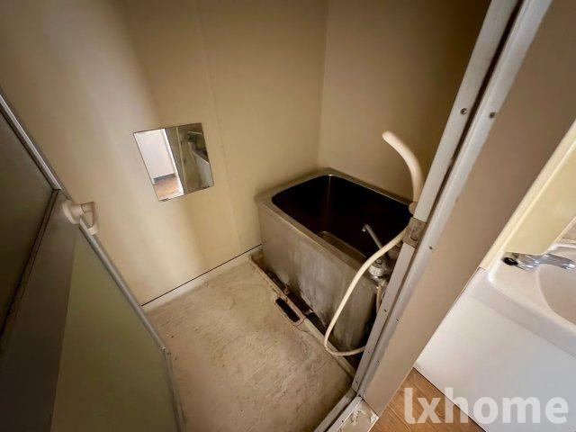明香マンションの浴室
