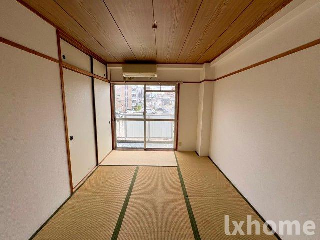 明香マンションの和室