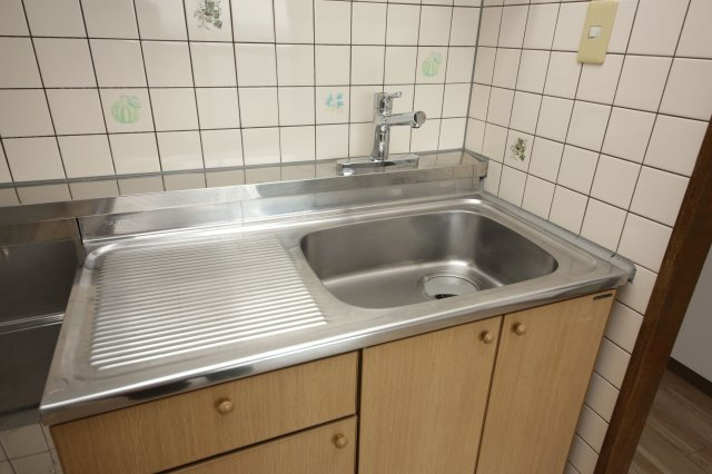 ミキビル桐ヶ丘　1号館のキッチン|別部屋同間取りのお写真となります。参考にご覧くださいませ。現状と異なる場合は現状優先となります