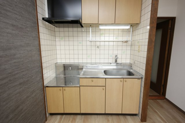 ミキビル桐ヶ丘　1号館のキッチン|別部屋同間取りのお写真となります。参考にご覧くださいませ。現状と異なる場合は現状優先となります