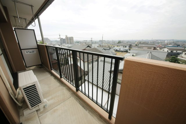 ミキビル桐ヶ丘　1号館のバルコニー|別部屋同間取りのお写真となります。参考にご覧くださいませ。現状と異なる場合は現状優先となります