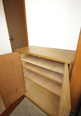 ミキビル桐ヶ丘　1号館の収納|別部屋同間取りのお写真となります。参考にご覧くださいませ。現状と異なる場合は現状優先となります
