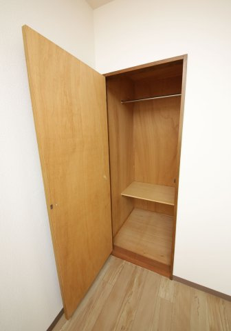 ミキビル桐ヶ丘　1号館の収納|別部屋同間取りのお写真となります。参考にご覧くださいませ。現状と異なる場合は現状優先となります