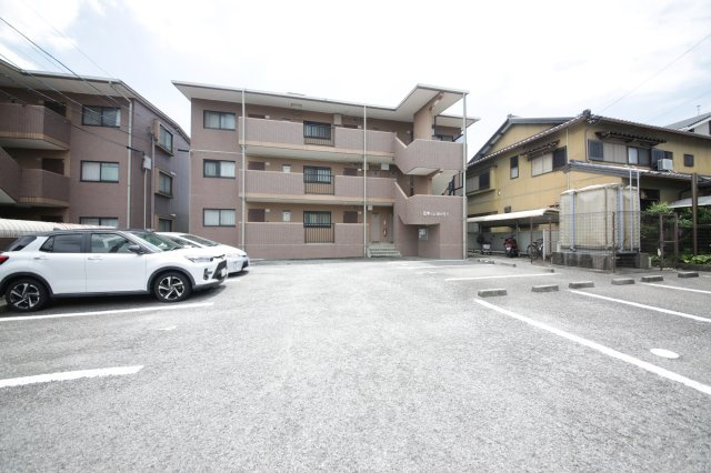 ミキビル桐ヶ丘　1号館の駐車場