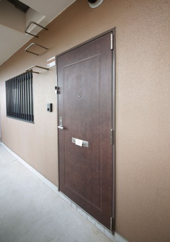 ミキビル桐ヶ丘　1号館の玄関