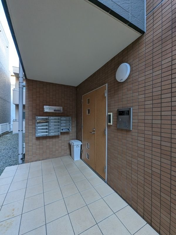 アムロゼッタ四ツ谷のエントランス