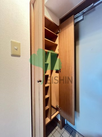 クリエート住吉の玄関|下駄箱もしっかりついてます！