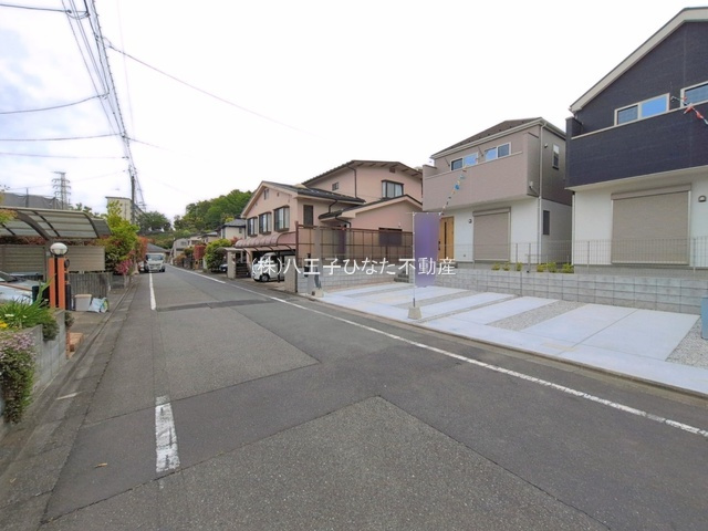 『八王子市新築戸建て』八王子市鹿島945-66【仲介手数料無料】　２期の前面道路含む現地写真|～仲介手数料無料☆八王子ひなた不動産～八王子市鹿島　新築戸建て