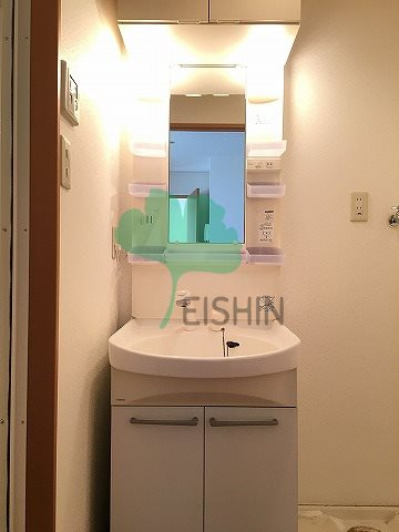 サニーコートの洗面所|シンプルで使いやすい洗面台です！
