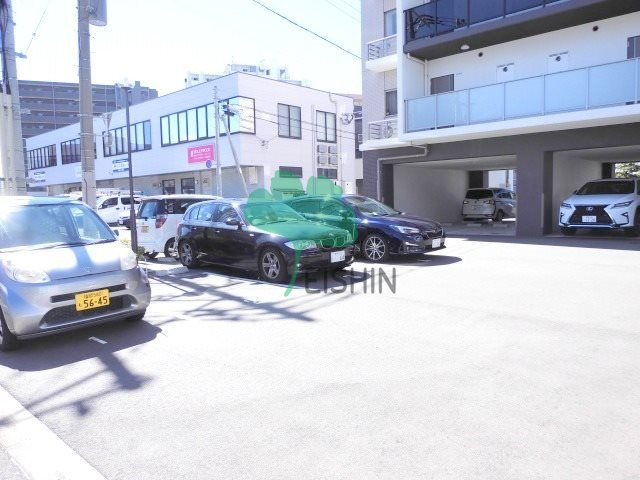 ファーストポイント東比恵の駐車場