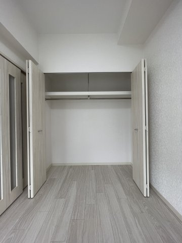 ORSUS新大阪の収納|ORSUS新大阪　クローゼット