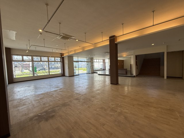 東合川新町店舗のロビー
