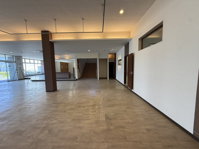 東合川新町店舗のロビー