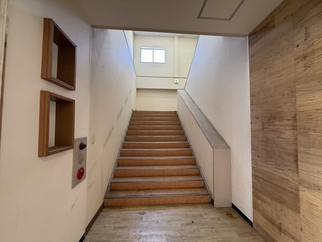 東合川新町店舗の内装