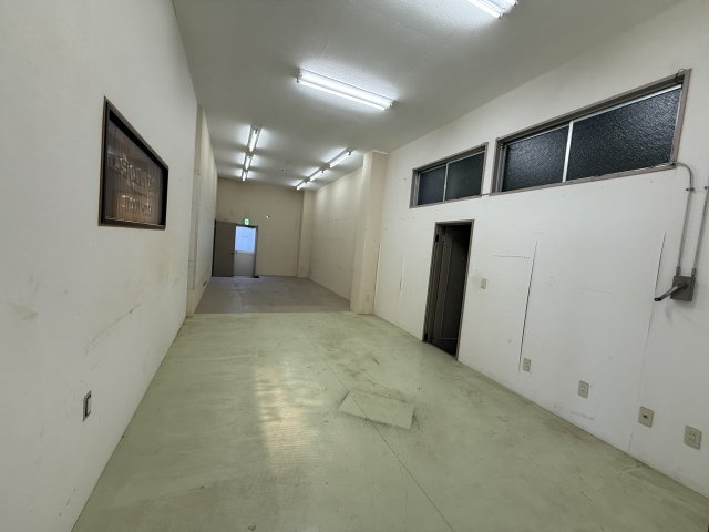 東合川新町店舗のロビー