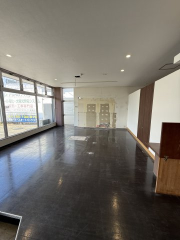東合川新町店舗のロビー