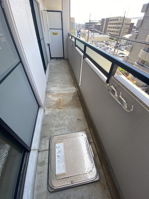 ファミリアル門戸のバルコニー