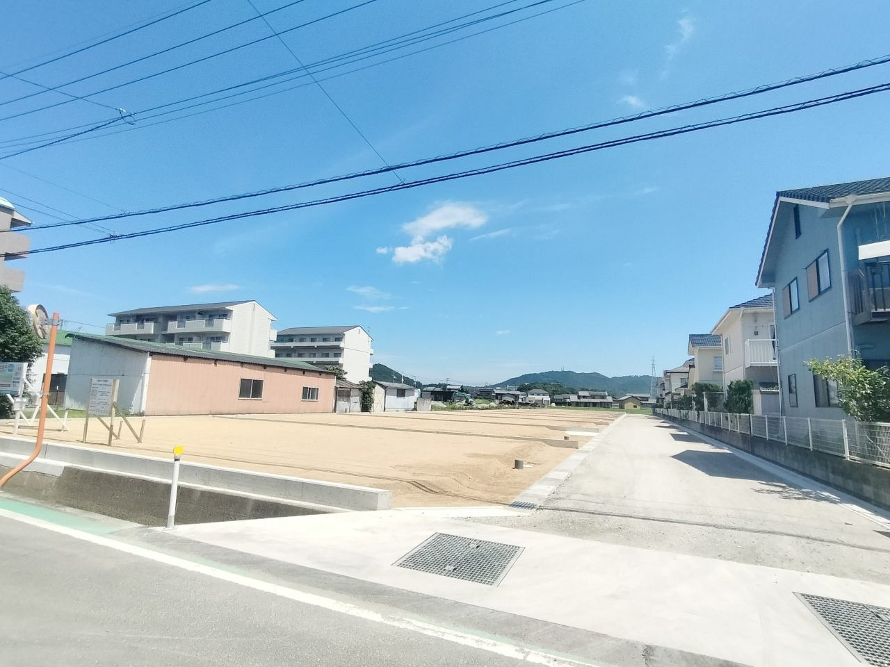 木田郡三木町大字池戸の新築一戸建の前面道路含む現地写真