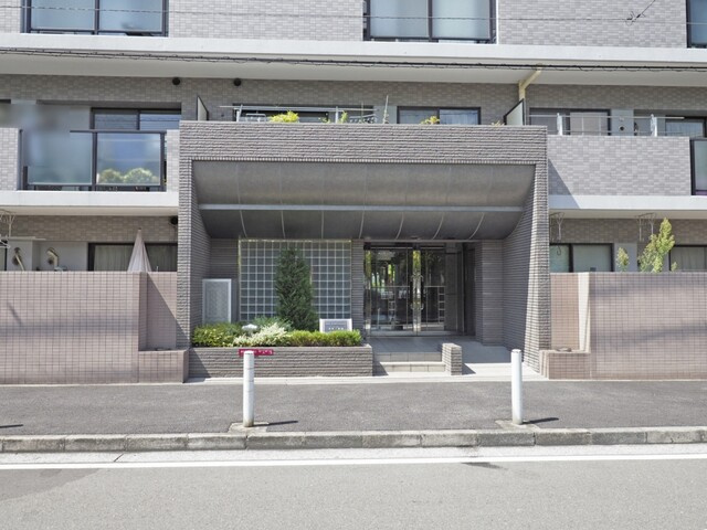リーベスト本牧溪園のエントランス