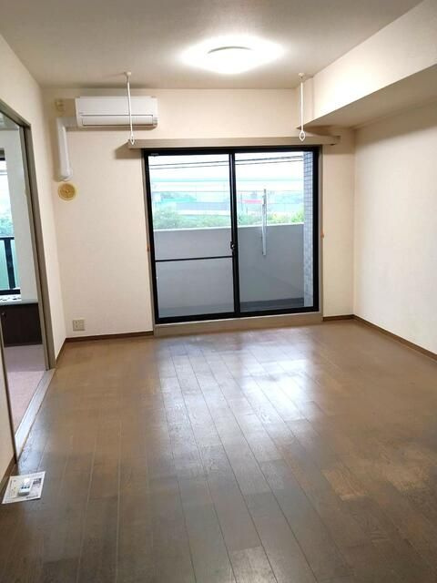 リーベスト本牧溪園の居間・リビング
