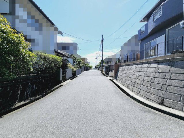 若草町３丁目戸建の前面道路含む現地写真|■南東側道路