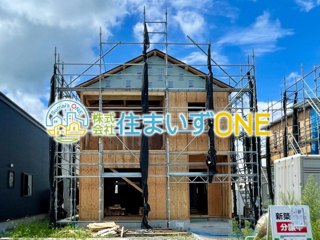 【外観】 | 【新築分譲住宅　～クレイドルガーデン～】 東根市神町西　第14　☆全2棟☆ | 2号棟
【Appearance】
表現された空間は豊かな光と風を纏い、暮らしの時間を豊かにしてくれます。デザインされた空間と競い合うかのような充実した建物設備も家族の時間を彩ってくれることでしょう。