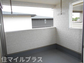 【バルコニー】 | 郡山市安積町笹川新築一戸建て9棟 | 外からの目が気にならないバルコニーで洗濯物が干せます