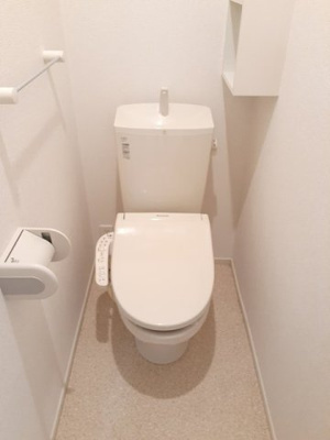 【トイレ】 | イ・グレック・メゾンⅢ | 清潔感のあるトイレです