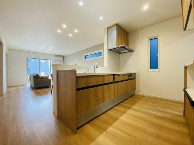 本巣郡北方町 高屋清流６丁目（美江寺駅） 2階建　5ＬＤＫの居間・リビング