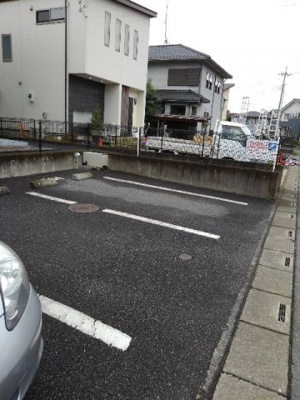 【駐車場】 | サンライズヒル | 駐車場完備です