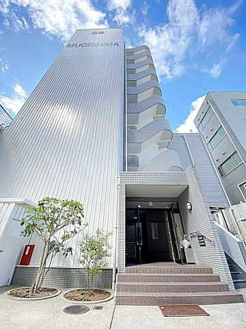 麦島建設本社ビルの外観