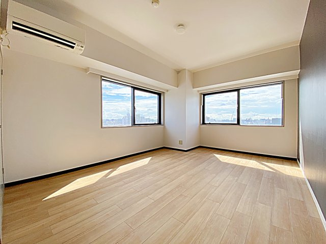 麦島建設本社ビルの居間・リビング