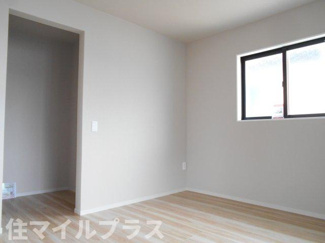 【洋室】 | 郡山市富久山町福原新築一戸建て4棟 | 明るい洋室です