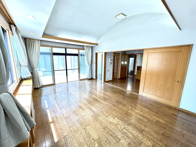 淡路市仮屋戸建の居間・リビング