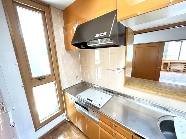 淡路市仮屋戸建のキッチン