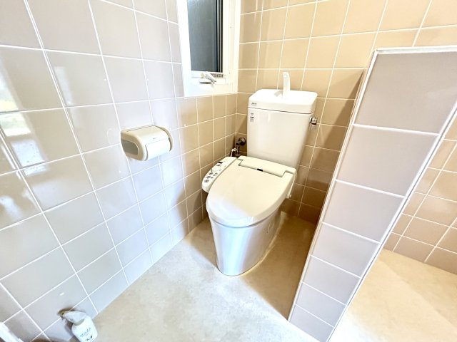 淡路市仮屋戸建のトイレ