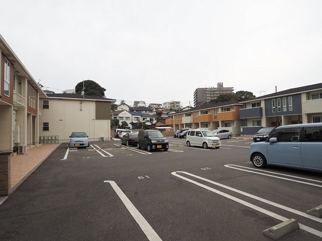 フレシール小倉東Ｂの駐車場