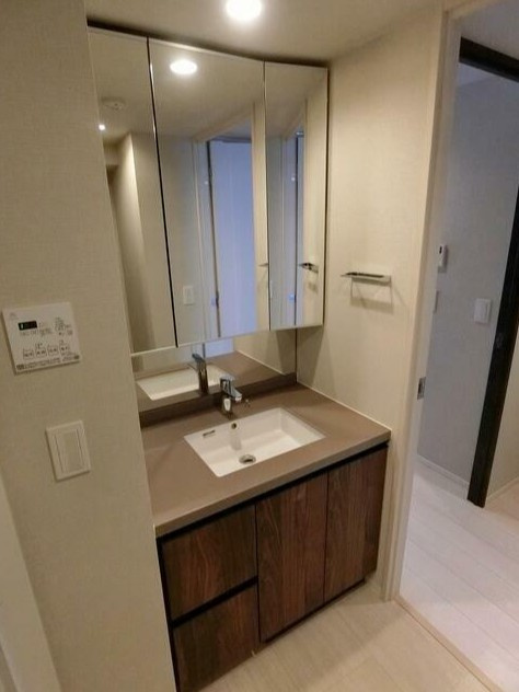 クレストコート渋谷笹塚の洗面所