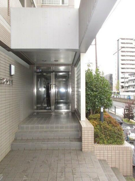 ルーセント方南のエントランス