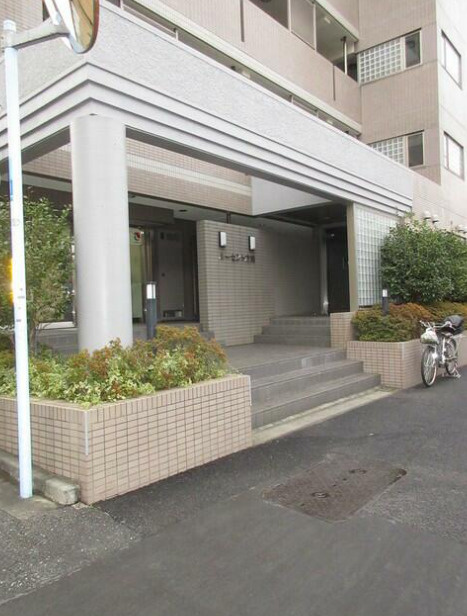 ルーセント方南のエントランス