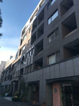 パレスサイド三番町のエントランス|ゆとりのあるエントランスです