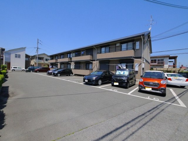 フレマリール２１Ｂの駐車場|敷地内に駐車場もあります（契約必要）