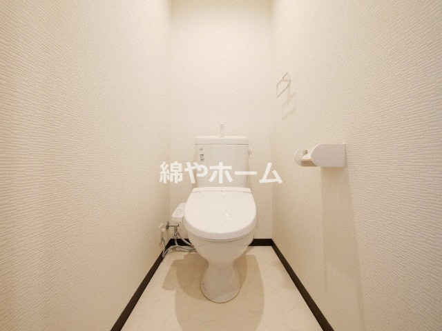 グランパシフィック天満橋のトイレ|ゆったりとした空間のトイレです