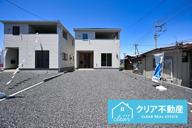 【駐車場】 | 桐生市広沢町第18　クレイドルガーデン | 並列３台駐車可能なゆとりのカースペース！