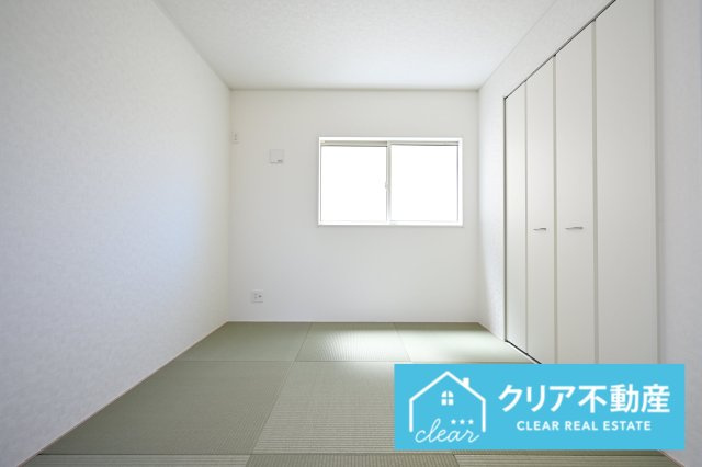 【和室】 | 桐生市広沢町第18　クレイドルガーデン | 縁なし畳はおしゃれでモダンな雰囲気です。